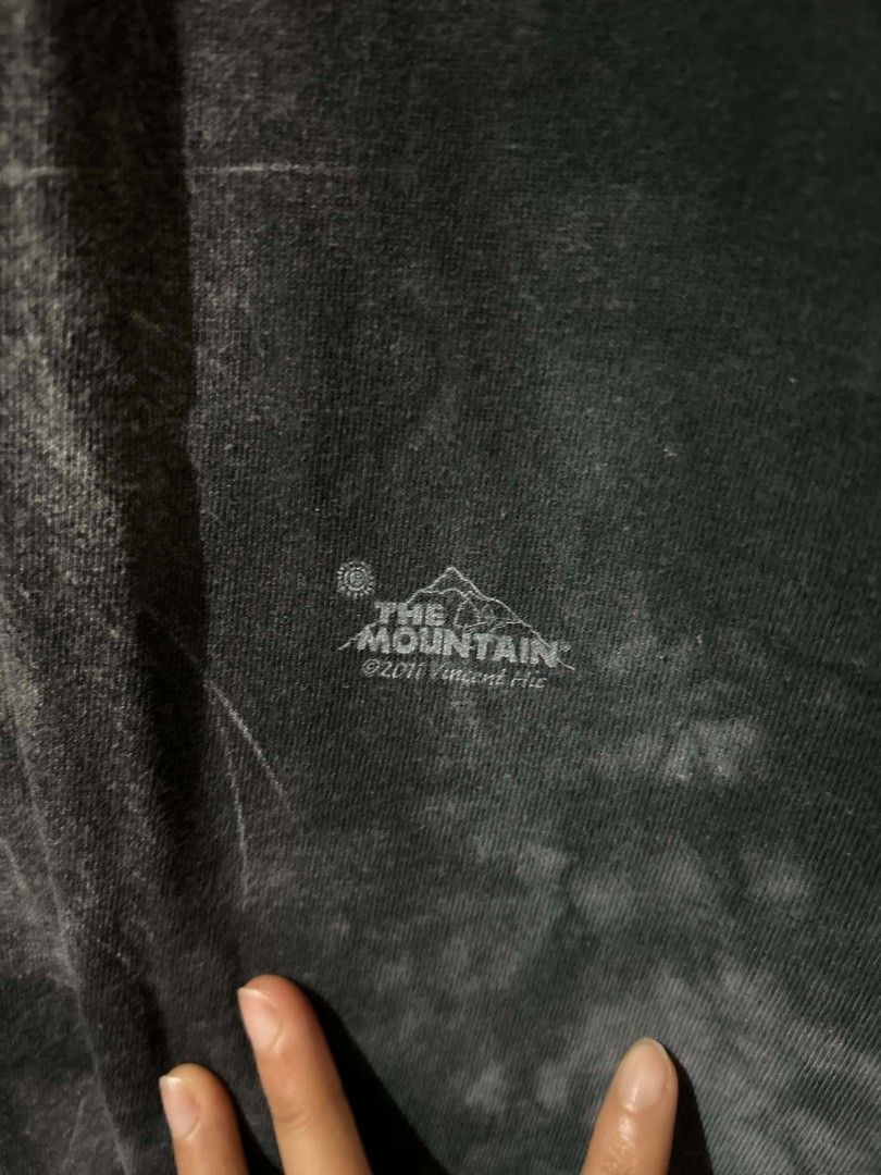 The Mountain Black Labrador Dog Face (Category: Tshirts & Polo Shirts ) located in Bayombong. Submitted by hc_apparel0124 (Listing ID 1464398684, Image 3). Description: XL ON TAG BUT FITS TO 3-4XL OVERSIZED.