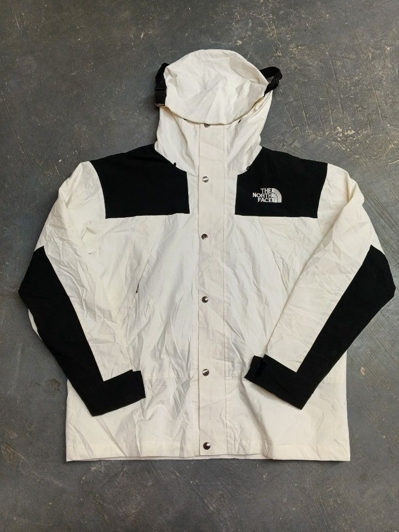 The North Face DryVent Mono Mountain Jacket (Category: Coats, Jackets and Outerwear) located in Daraga. Submitted by trippythrifter (Listing ID 1464451960, Image 1). Description: 25 width 28.5 length need dry cleaning.