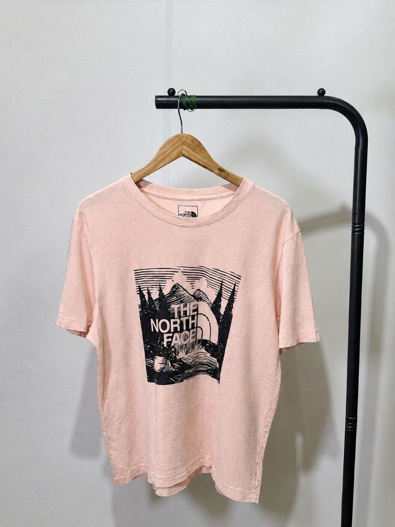 THE NORTH FACE MOUNTAIN SHIRT (Category: Tshirts & Polo Shirts ) located in Davao. Submitted by nmd.archives (Listing ID 1464477175, Image 2). Description: Large on tag 22 x 27 Color and condition: 10/10 No issue.