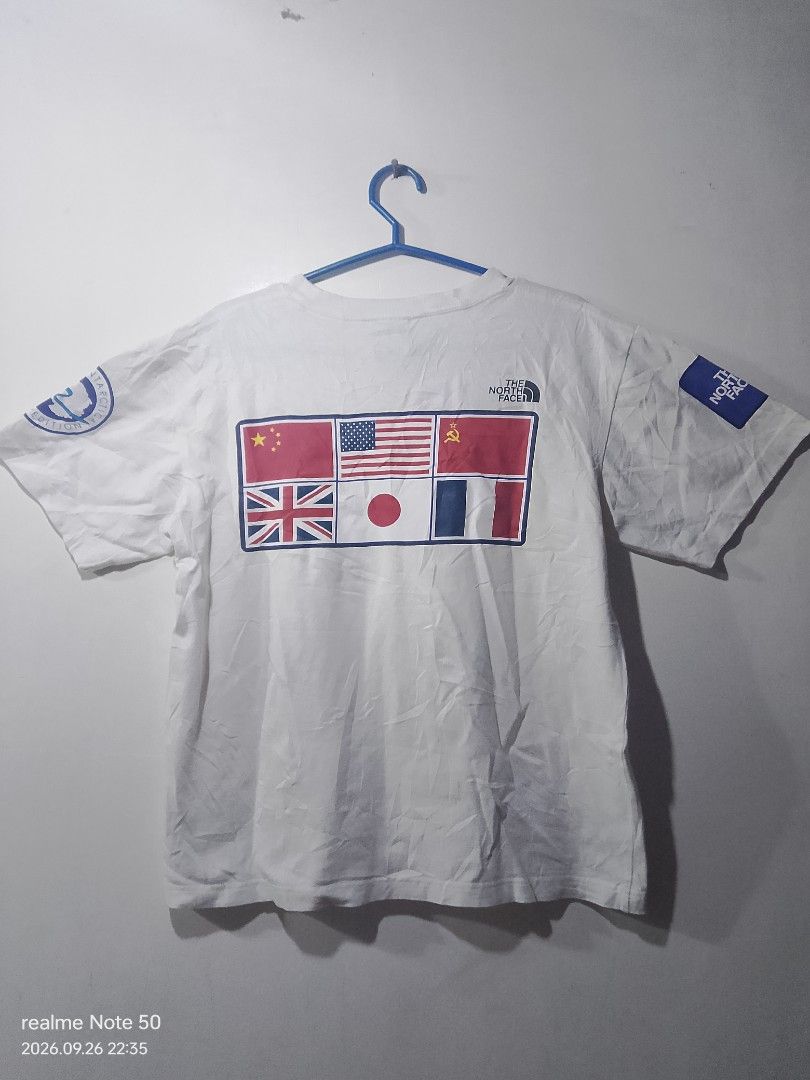 The north face tshirt (Category: Tshirts & Polo Shirts ) located in San Ildefonso. Submitted by cristopherthrifts (Listing ID 1464442008, Image 2). Description: the north face tshirt -450 only - Trans Antarctica 1990 Expedition -Size M on tags W19 L22 -perfect for outdoor activities.