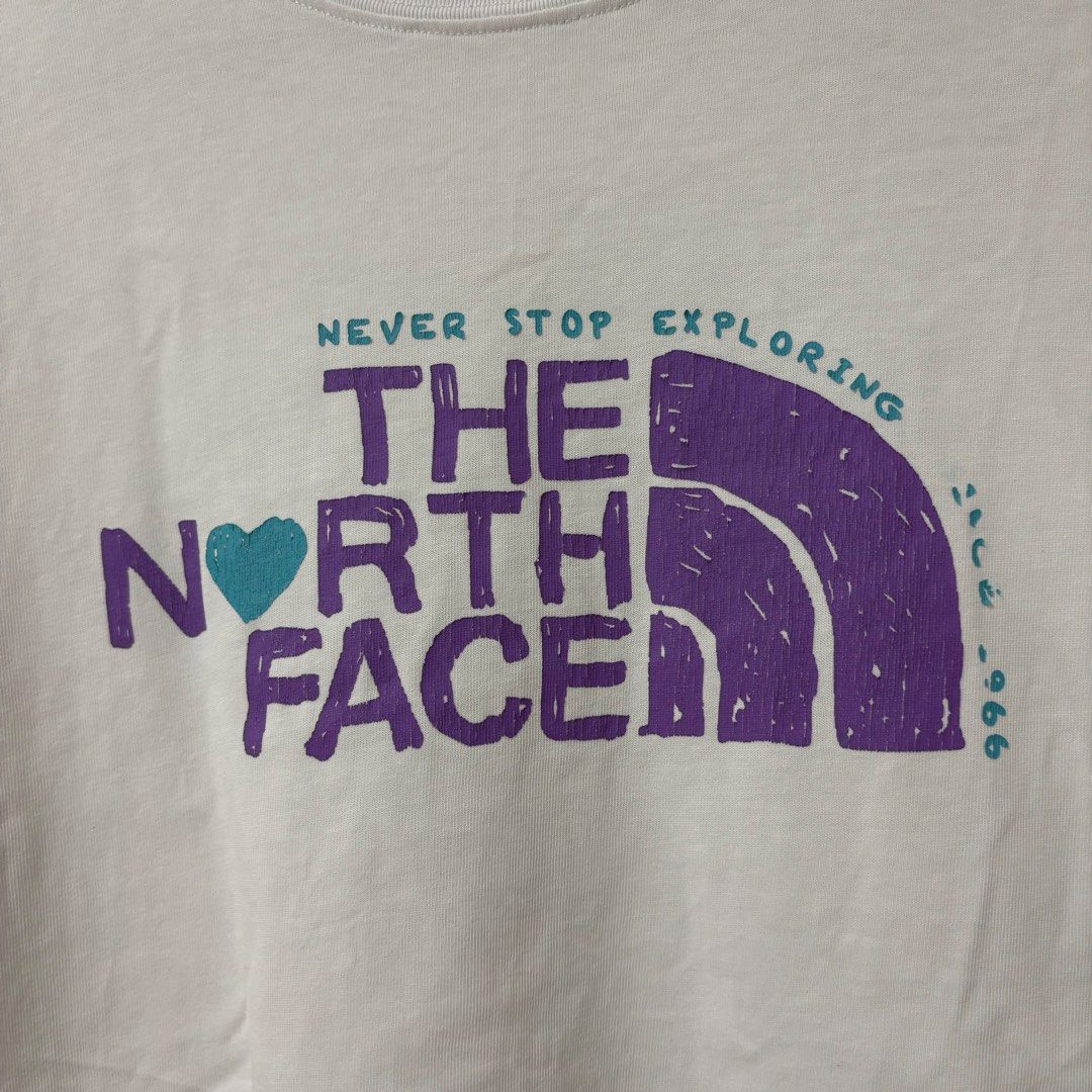The North Face White Shirt (Category: Shirts) located in Bulacan. Submitted by laleesa_ (Listing ID 1464395296, Image 2). Description: S-M Women Ganda ng tela White na white ❤️ issue: Crack prints, may natanggal na din Pwede na pambahay.