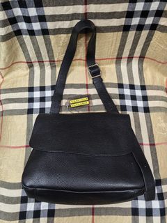 (Category: ) located in . Submitted by curated_luxe_brandeds (Listing ID 1464508255, Image 1). Description: .