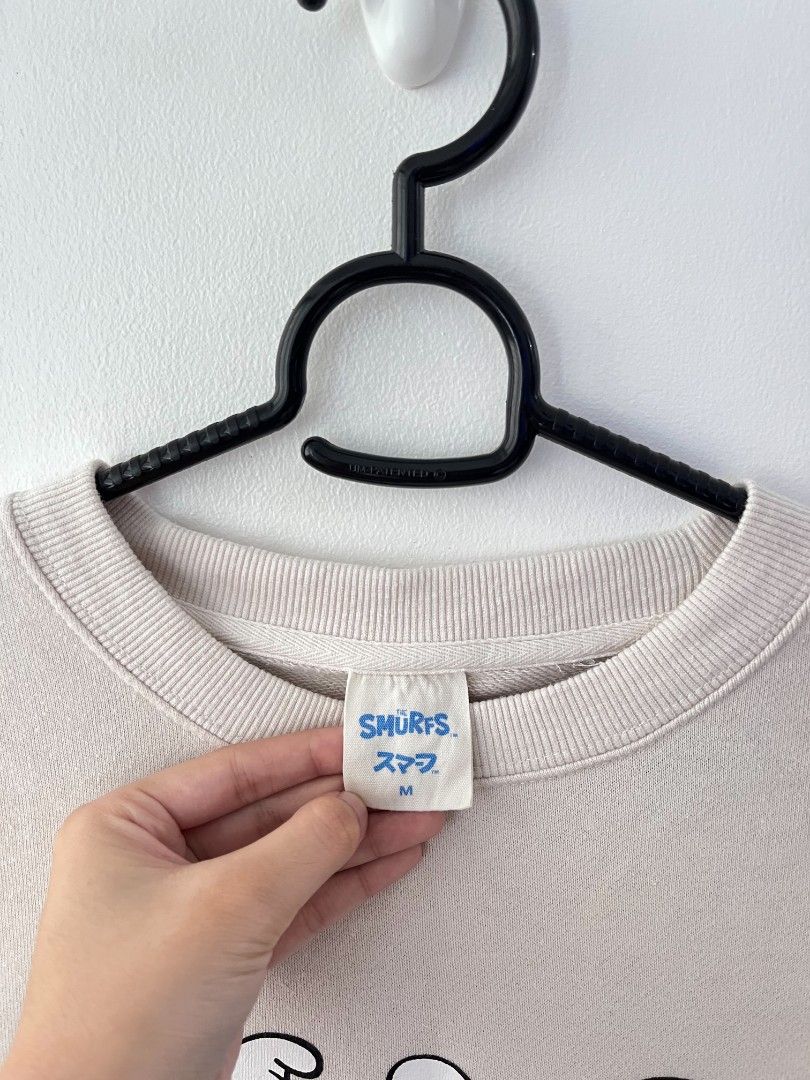 The Smurfs Sweater (Category: Coats, Jackets and Outerwear) located in Quezon City. Submitted by mariaplusmoshi (Listing ID 1464525415, Image 3). Description: deets alr posted 📍EVER, COMMONWEALTH, Q.C MOP: GCASH LALAMOVE/J&T.