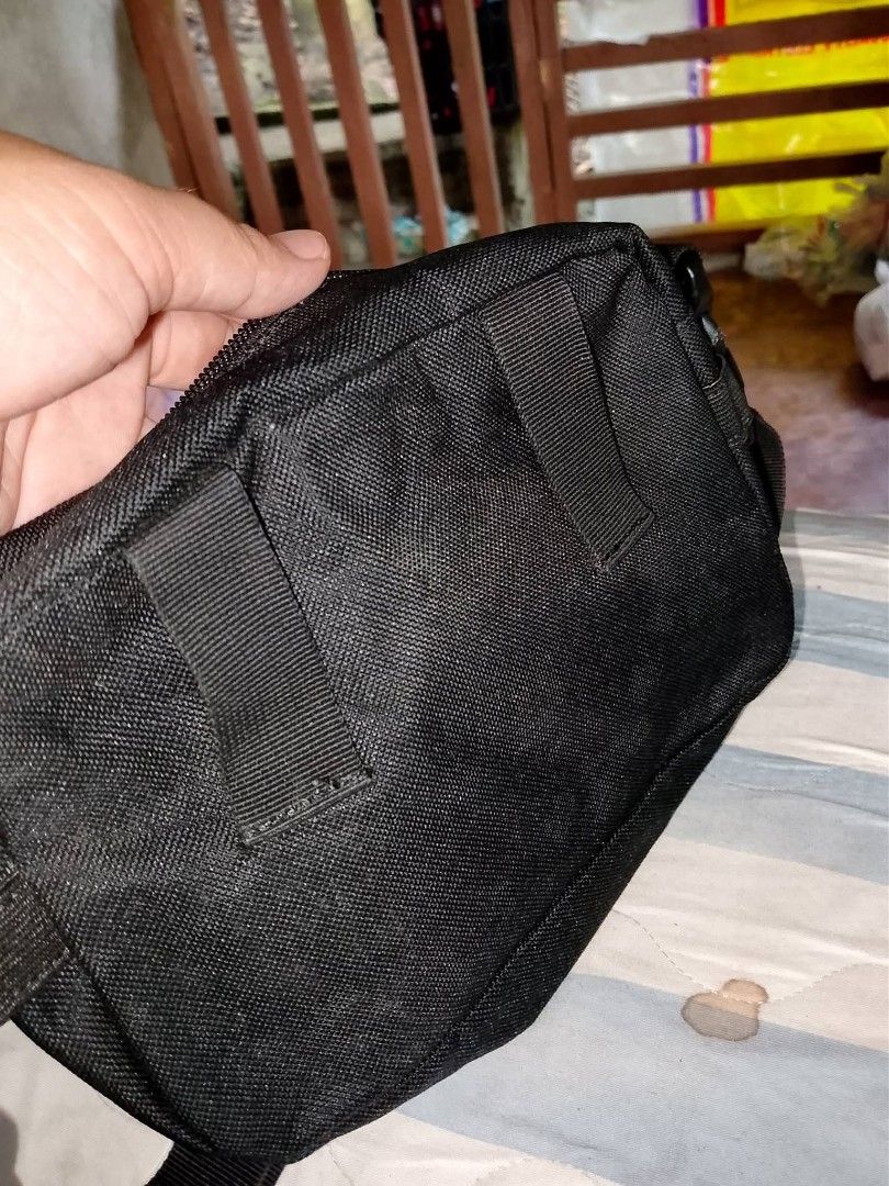 THRASHER (Category: Sling Bags) located in Banaybanay. Submitted by ram_3 (Listing ID 1464486530, Image 3). Description: Good as new No flaws Location: Banaybanay, Davao Oriental.