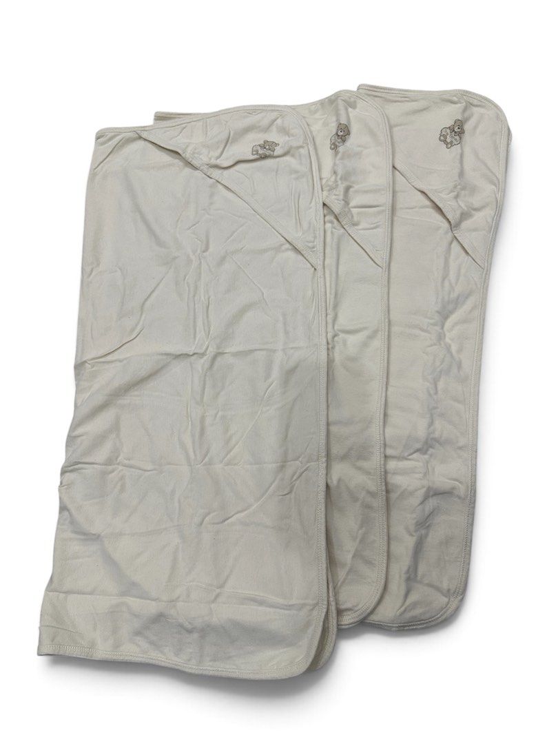 Tiny Tummies Receiving Blankets with Bear Print (Category: Babies & Kids Fashion) located in Paranaque City. Submitted by mrs.myoden (Listing ID 1464406150, Image 1). Description: - Set of 3 soft baby blankets - Adorable embroidered bear on each corner - Neutral color, suitable for any baby - Ideal for swaddling or tummy time - Gently used, clean, and ready for a new home.