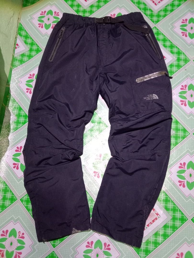 TNF Trekking Pants (WATERPROOF) (Category: Activewear) located in Naawan. Submitted by je_thriftoutdoor (Listing ID 1464566629, Image 2). Description: This item is selected thrifted. WATERPROOF Condition - 10/10 Color - 10/10 POLYAMIDE - POLYESTER 100% With tag TAP FOR MORE INFORMATION..