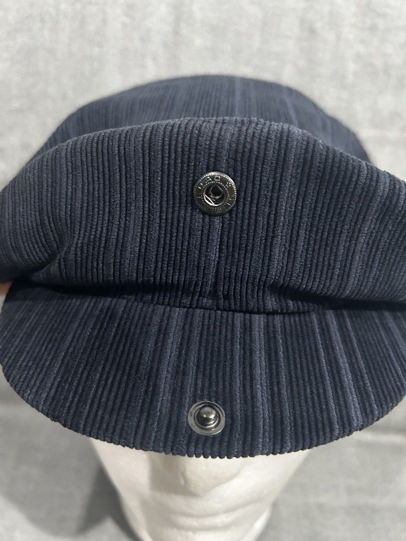 TomKids Newsboy Cap Large 54cm (Category: Babies & Kids Fashion) located in Imus. Submitted by swiftfire_39c538 (Listing ID 1464454776, Image 3). Description: TomKids Newsboy Cap Large 54cm PReloved . Washed . Japan Surpluse.