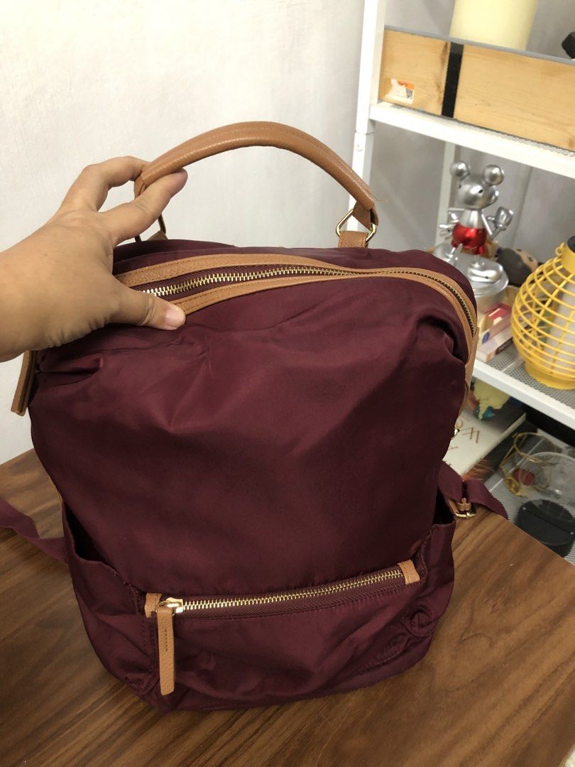 Tommy Bahama Backpack (Category: Luxury Bags & Wallets) located in Cavite. Submitted by surplus_atbp (Listing ID 1464401560, Image 2). Description: .