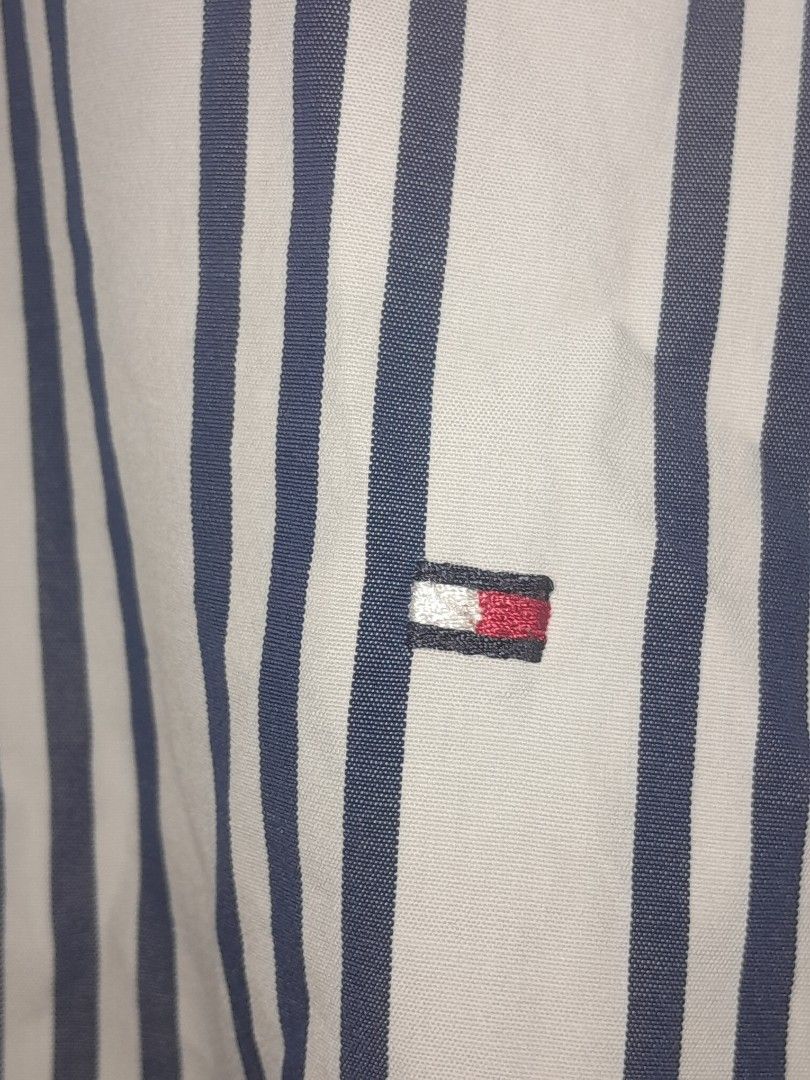 TOMMY HILFIGER BLUE & WHITE STRIPE (Category: Formal Shirts) located in Alburquerque. Submitted by zkethrifter (Listing ID 1464534168, Image 3). Description: ACTUAL DIMES 19W X 28L DM!.
