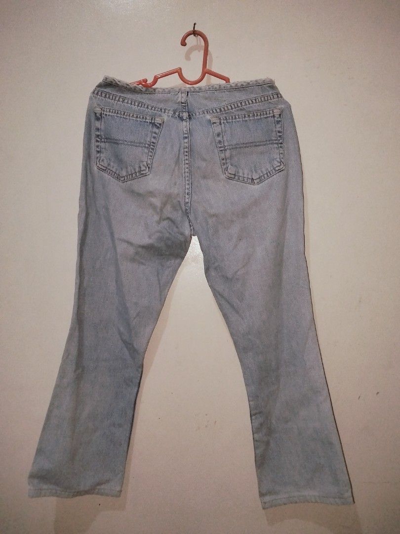 tommy hilfiger blue jeans (Category: Jeans) located in Lucena. Submitted by theg00dhang (Listing ID 1464418379, Image 2). Description: decluttering sf not included.