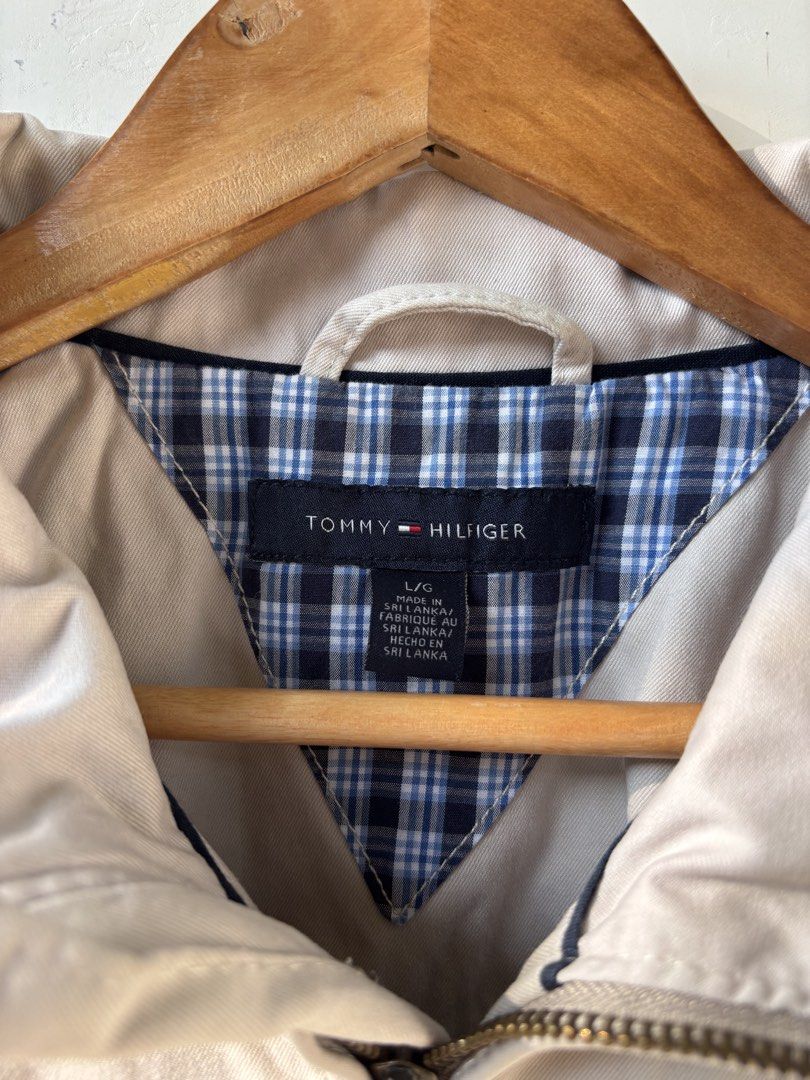 Tommy Hilfiger Harington Jacket🇹🇭 (Category: Coats, Jackets and Outerwear) located in Surallah. Submitted by thrifttosurvive (Listing ID 1464463990, Image 3). Description: - Size L on tag - 9.8/10 color rate✨ - Excellent condi - Need wash.