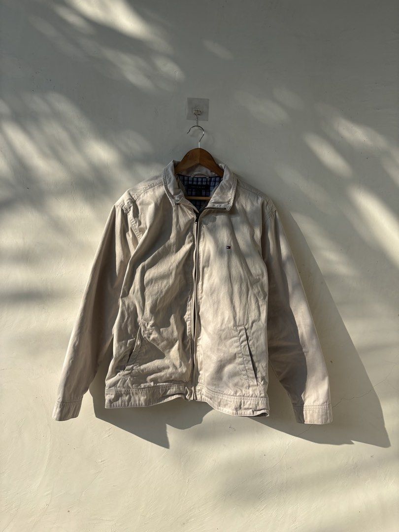 Tommy Hilfiger Harington Jacket🇹🇭 (Category: Coats, Jackets and Outerwear) located in Surallah. Submitted by thrifttosurvive (Listing ID 1464463990, Image 1). Description: - Size L on tag - 9.8/10 color rate✨ - Excellent condi - Need wash.