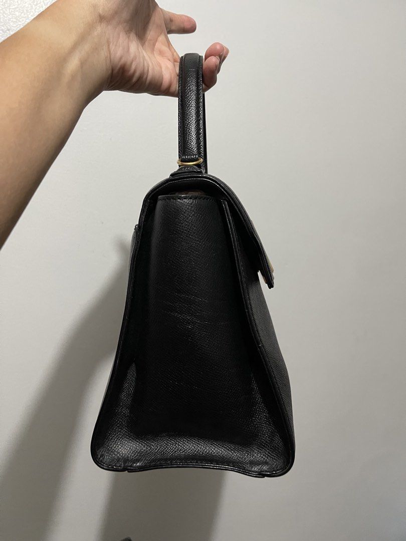 Top Handle Couronne 2 way (Category: Luxury Bags & Wallets) located in Quezon City. Submitted by jen1948 (Listing ID 1464447732, Image 3). Description: Top Handle Couronne 2 way with original sling. Clean inside and out. Like new condition. I have shop ee acdount for FREE shipping with box. .