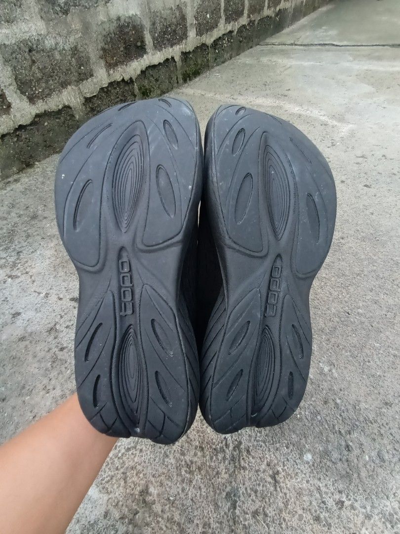 Topo Atmos Daily Trainer (Category: Sneakers) located in Bulacan. Submitted by kickstreetph (Listing ID 1460125467, Image 2). Description: Topo Atmos "Black/Black" Running Shoes men's Size: 10us | 44eu | 28cm Used still in good condition✅ Wide anatomical toe box✅ Best for wide feet ✅ High cushioned Dailytrainer✅ Good for Daily trainer | LSD | Recovery✅ 💬 Send DM to transact..