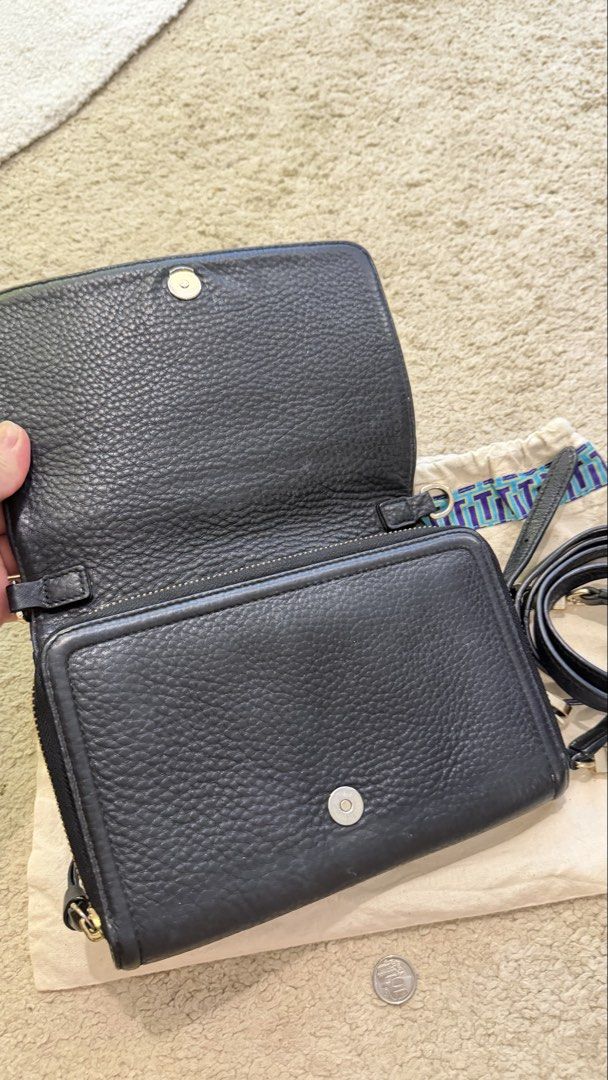 Tory Burch Black Leather Wallet on Chain (Category: Luxury Bags & Wallets) located in Manila. Submitted by pinklilo (Listing ID 1464445647, Image 2). Description: .