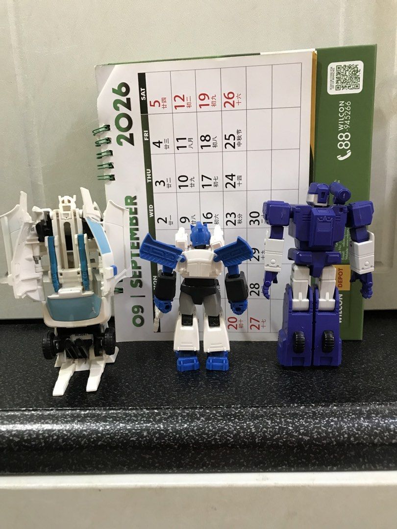 Toys hasbro transformers ₱ (Category: Action & Battle Toys) located in San Mateo. Submitted by quikzee (Listing ID 1464376478, Image 2). Description: Toys hasbro transformers ₱430 set.