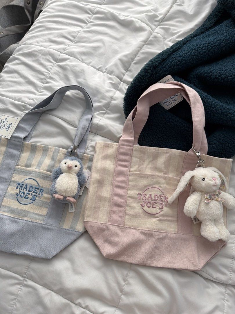 trader joe’s striped tote bag ₊˚⊹ (Category: Tote Bags) located in Manila. Submitted by fleureli (Listing ID 1464363605, Image 1). Description: in for a sweet treat? get this limited edition tote bag for only ₱750 ! don’t miss out hehe.