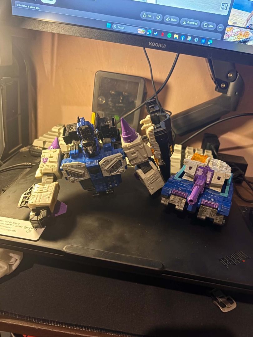 Transformers Titans Return Overlord (Category: Action & Battle Toys) located in Taguig. Submitted by livehorse.8cf1df (Listing ID 1464421879, Image 2). Description: - Transformers Titans Return Overlord figure - Includes Tank, Jet, and Robot modes - Comes with Powermaster Optimus Prime and his trailer - All pieces are accounted for and shown in photos - Great addition for any Transformers fan's collection.