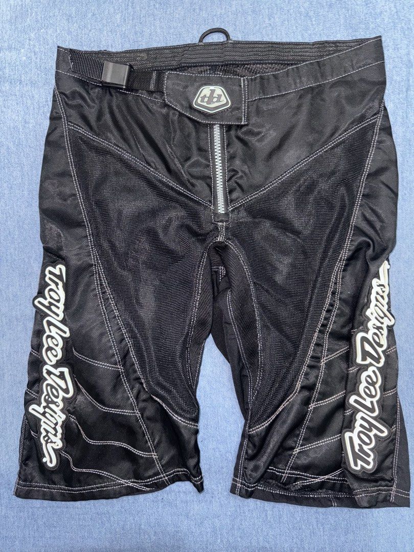 Troy Lee Designs shorts (Category: Activewear) located in Daraga. Submitted by cariboy_1125 (Listing ID 1464503334, Image 2). Description: Mountain biking/motocross shorts 32 on tag 32-34x24 via tape measure Excellent.