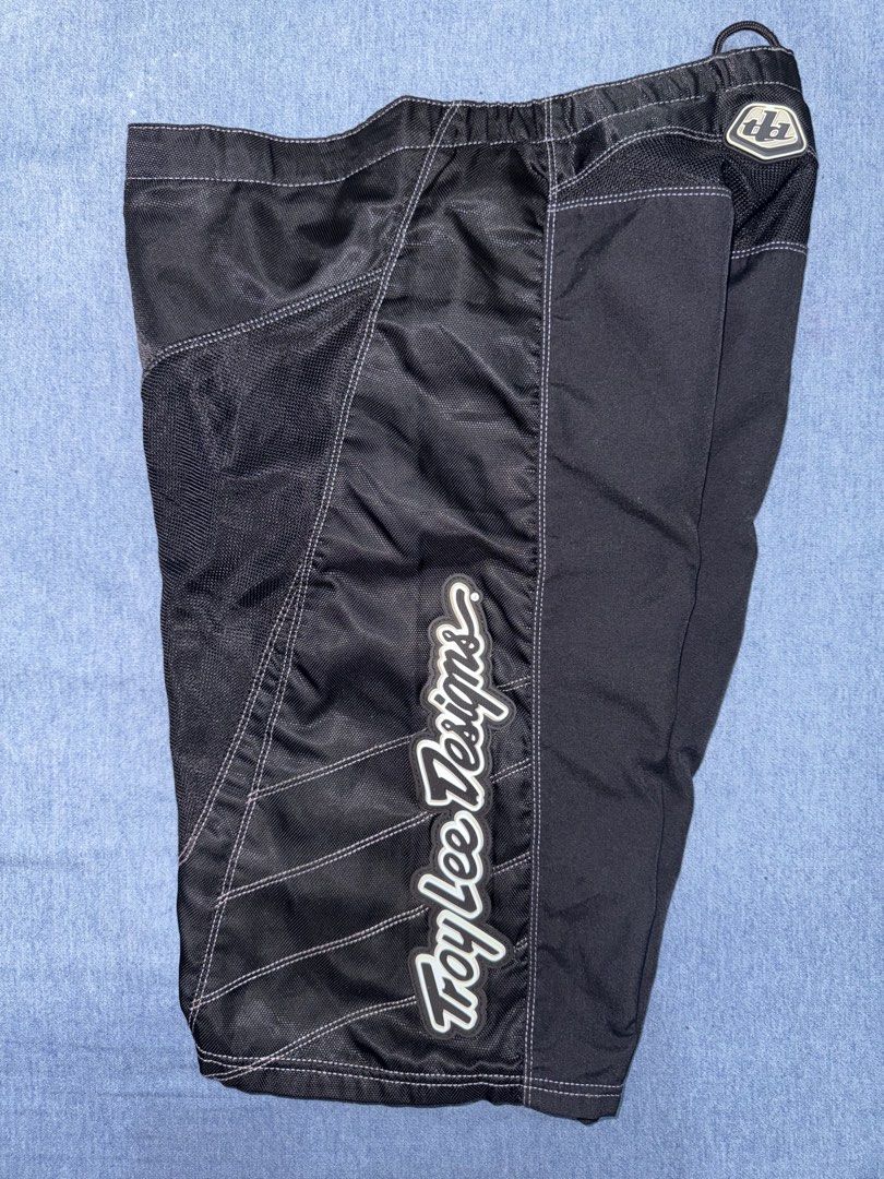 Troy Lee Designs shorts (Category: Activewear) located in Daraga. Submitted by cariboy_1125 (Listing ID 1464503334, Image 3). Description: Mountain biking/motocross shorts 32 on tag 32-34x24 via tape measure Excellent.