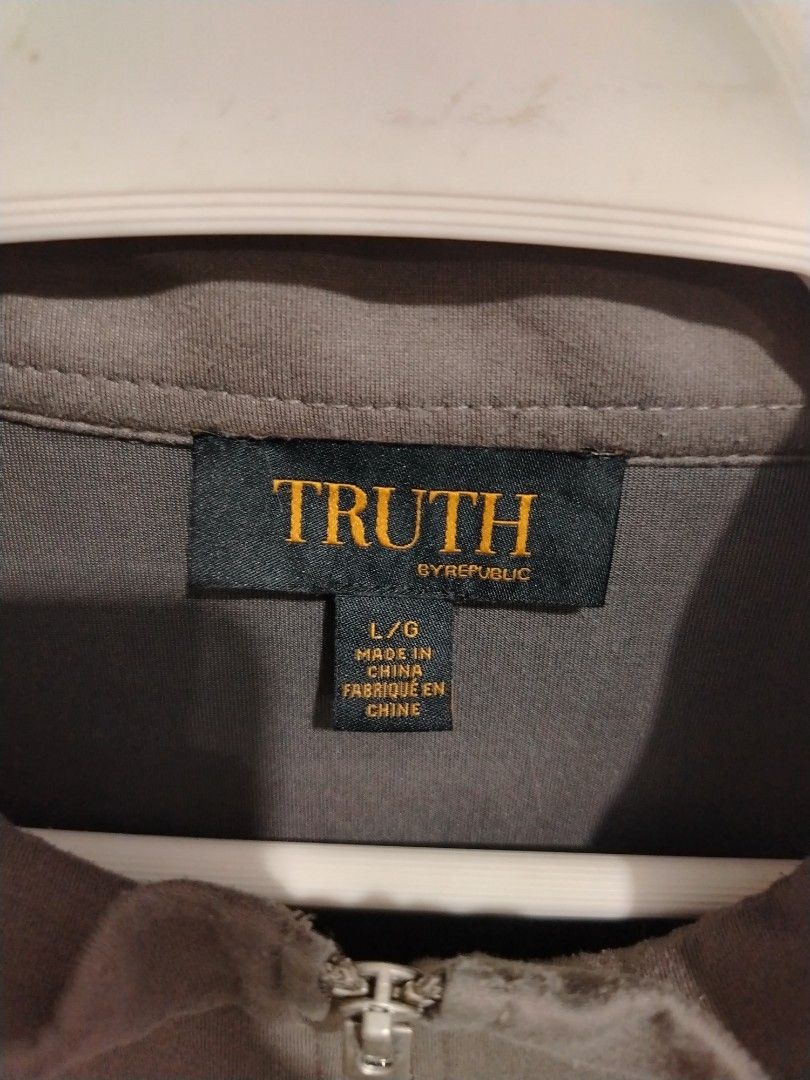 Truth by Republic Quarter Zip Sweater (Brown) (Category: Coats, Jackets and Outerwear) located in Paranaque City. Submitted by acexjheapparel (Listing ID 1464435649, Image 2). Description: •For interested only •Don't inquire if not interested •Low ballers will be ignored •Size and Price Already Indicated to this Post •Check before you Chat •Condition 9/10 •MOP: Gcash •MOD: Lalamove (open for COD) or J&T (Payment first plus SF) •Check photos for l