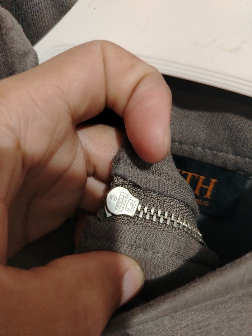 Truth by Republic Quarter Zip Sweater (Brown) (Category: Coats, Jackets and Outerwear) located in Paranaque City. Submitted by acexjheapparel (Listing ID 1464435649, Image 3). Description: •For interested only •Don't inquire if not interested •Low ballers will be ignored •Size and Price Already Indicated to this Post •Check before you Chat •Condition 9/10 •MOP: Gcash •MOD: Lalamove (open for COD) or J&T (Payment first plus SF) •Check photos for l