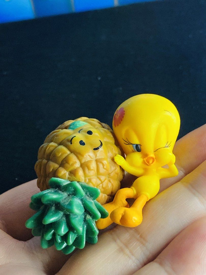 Tweety Pineapple Memo Stand (Category: Character Goods) located in Manila. Submitted by kawaii_omocha_est2020 (Listing ID 1464520387, Image 1). Description: ✅ Mine Now, Pay Now ✅ Please check all photos for complete details. ✅ Please manage your expectations, most items are preloved and not for those who are sensitive about condition. ✅ Actual color may vary due to lighting conditions. ✅ Due to limited reply quota, I will only entertain serious b