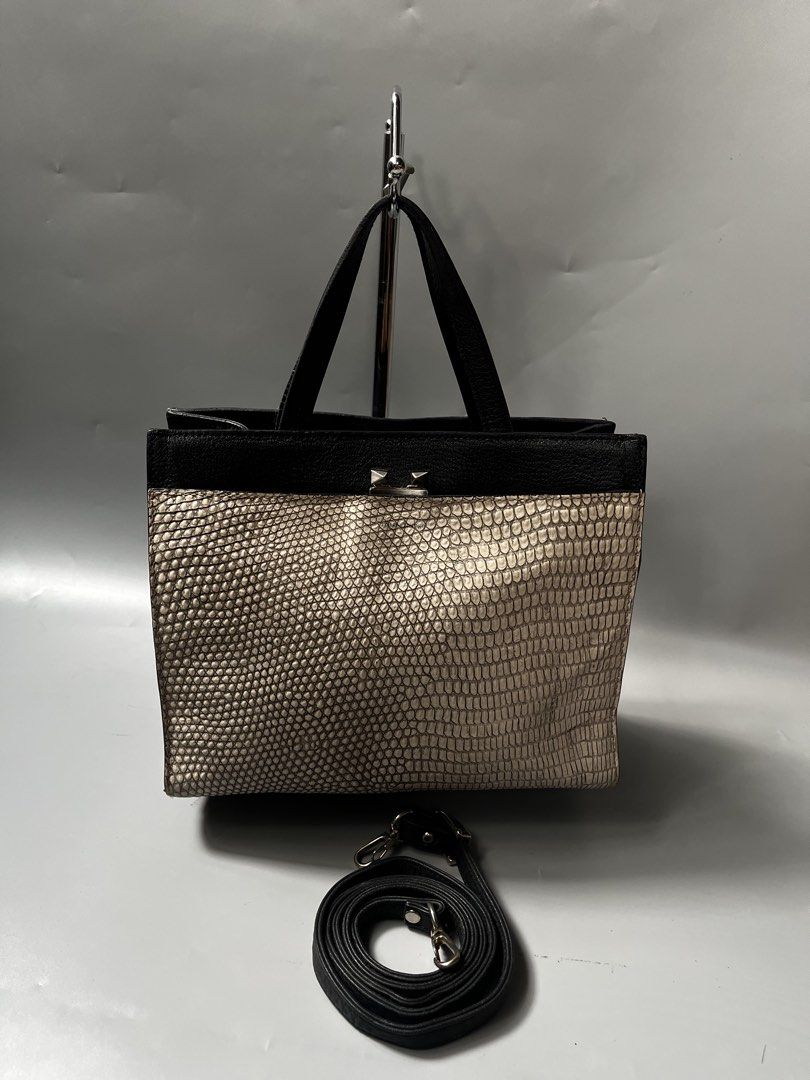 Two way Rouge&Louges (Category: Shoulder Bags) located in San Jacinto. Submitted by kellysthrift_ (Listing ID 1464469216, Image 1). Description: Original Rouge&Louge.