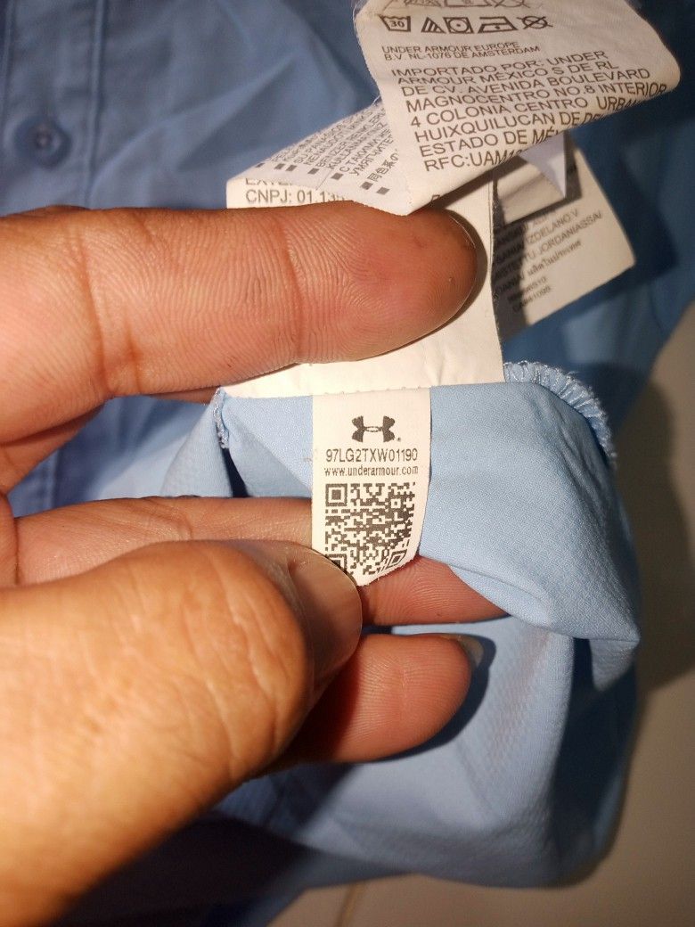 Under Armour Long Sleeve (Category: Formal Shirts) located in Guihulngan. Submitted by johnjohndripgoods (Listing ID 1464360849, Image 3). Description: UA LONG SLEEVE DIMES: 25x31.5 EXCELLENT CONDITION NO ISSUE OPEN FOR VC DM.