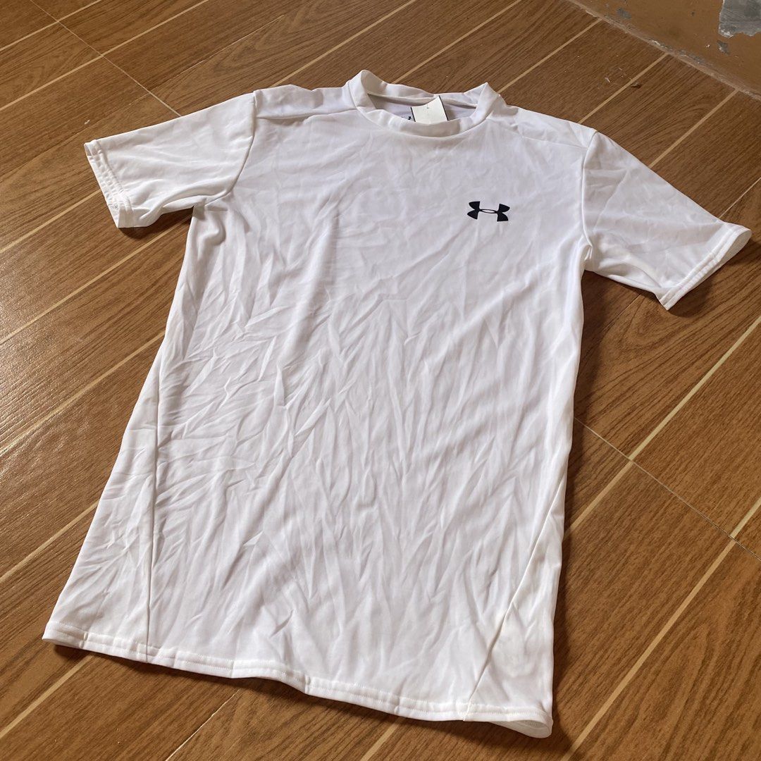 Underarmour drifit shirt (Category: Activewear) located in Paete. Submitted by fat.archives (Listing ID 1464396218, Image 1). Description: Dimes Bust 18 Length 27 +sf.