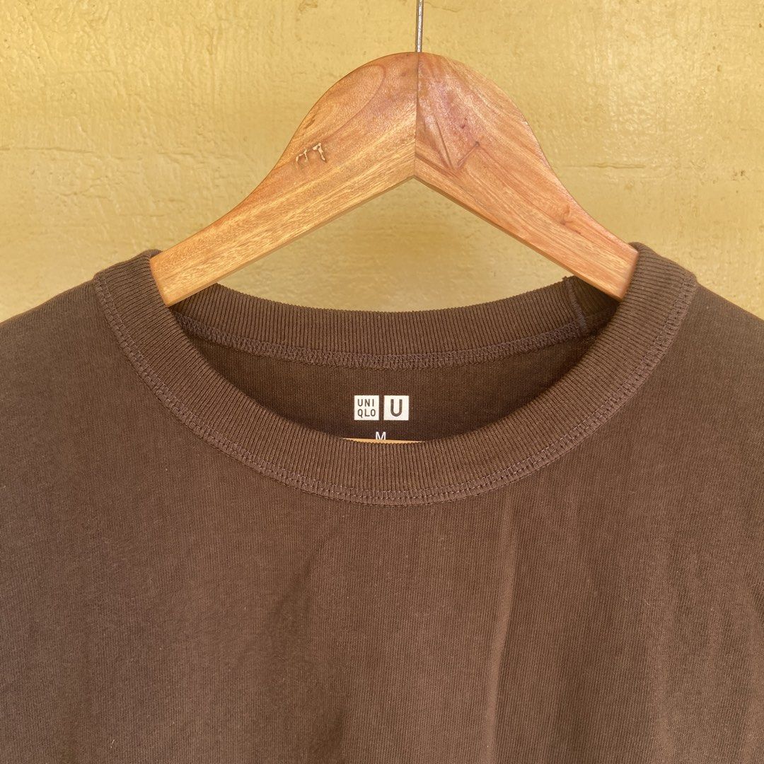 UNIQLO (Category: Tshirts & Polo Shirts ) located in Naga. Submitted by francisgab70672 (Listing ID 1464375744, Image 3). Description: UNIQLO BROWN SHIRT NO ISSUE AS NEW CONDITION SIZE MEDIUM .