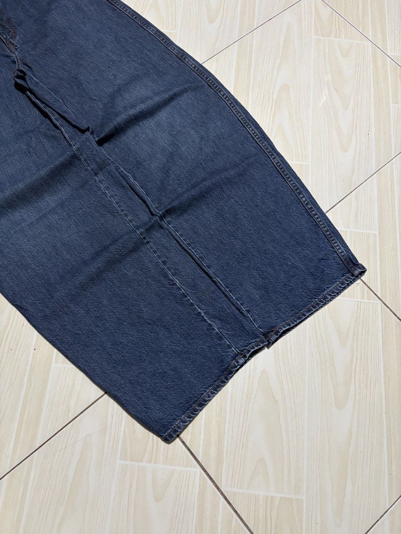 Uniqlo (Category: Jeans) located in Carmona. Submitted by arthrift.31 (Listing ID 1464552266, Image 3). Description: Waistline:29-30 Length:40.5 Thighs:11.5 Hem:9 Condition:9.5/10 Colorrate:9.5/10 .