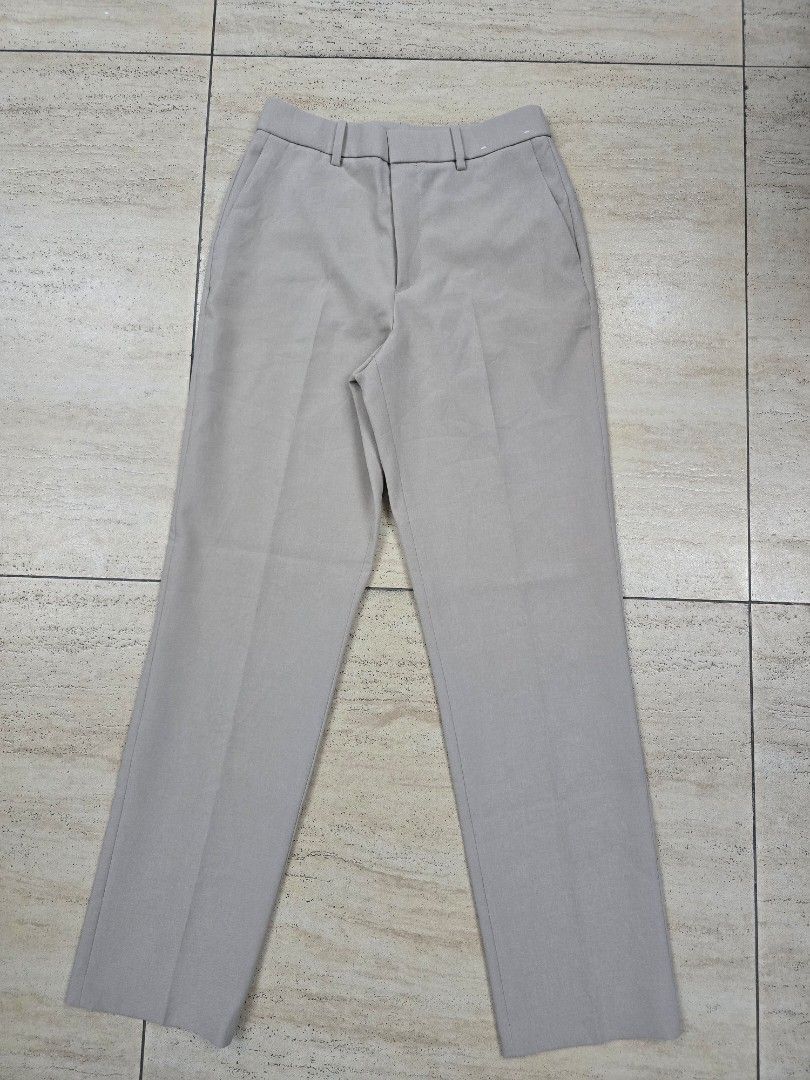 Uniqlo - AirSense PANTS (ULTRA LIGHT (Category: Other Bottoms) located in Manila. Submitted by kk_gu.uniclothing.wear (Listing ID 1464358950, Image 2). Description: Uniqlo - AirSense PANTS (ULTRA LIGHT) Size - Small W - 26" L -38" Price : 450+sf MOP: GCash Courier — J&T Location: Santo Tomas, Pampanga Reminders: 🙅‍♀️ STRICTLY NO CANCELLATION. 🙅‍♀️ NO RETURN/EXCHANGE/REFUND..