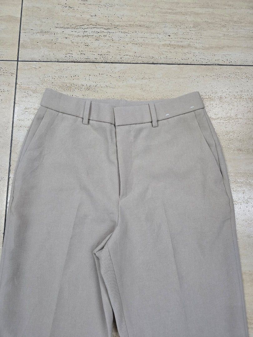 Uniqlo - AirSense PANTS (ULTRA LIGHT (Category: Other Bottoms) located in Manila. Submitted by kk_gu.uniclothing.wear (Listing ID 1464358950, Image 3). Description: Uniqlo - AirSense PANTS (ULTRA LIGHT) Size - Small W - 26" L -38" Price : 450+sf MOP: GCash Courier — J&T Location: Santo Tomas, Pampanga Reminders: 🙅‍♀️ STRICTLY NO CANCELLATION. 🙅‍♀️ NO RETURN/EXCHANGE/REFUND..