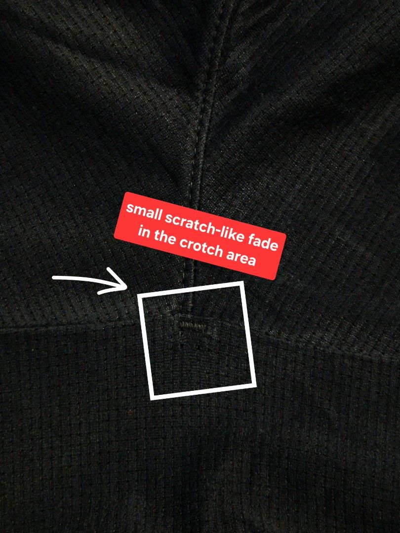 UNIQLO AIRISM ACTIVE SHORTS (LARGE) (Category: Activewear) located in Baguio. Submitted by uniq_lyn (Listing ID 1464471852, Image 3). Description: garterized waist = 32 inches.