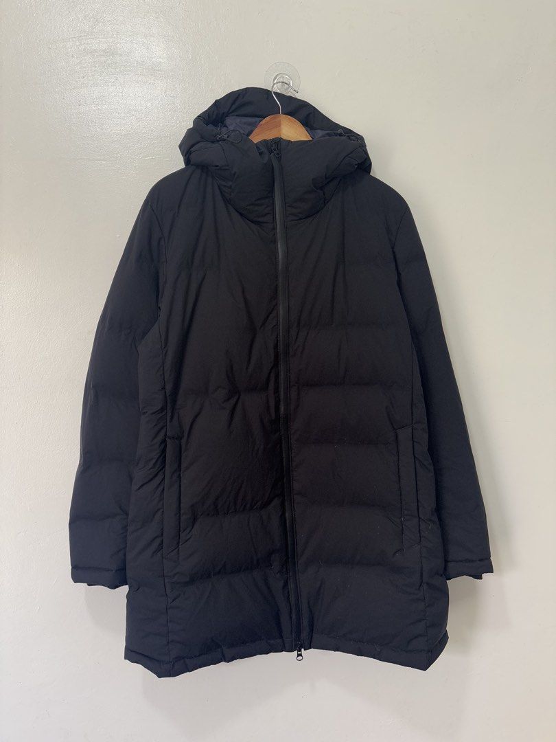 Uniqlo Black Down Puffer Jacket Men Medium (Category: Coats, Jackets and Outerwear) located in Balanga. Submitted by winterlab_ph (Listing ID 1464458398, Image 3). Description: Code: C054 Width: 23.5 Length: 33.5 Shoulders: 19 Sleeves: 27 : needs wash.