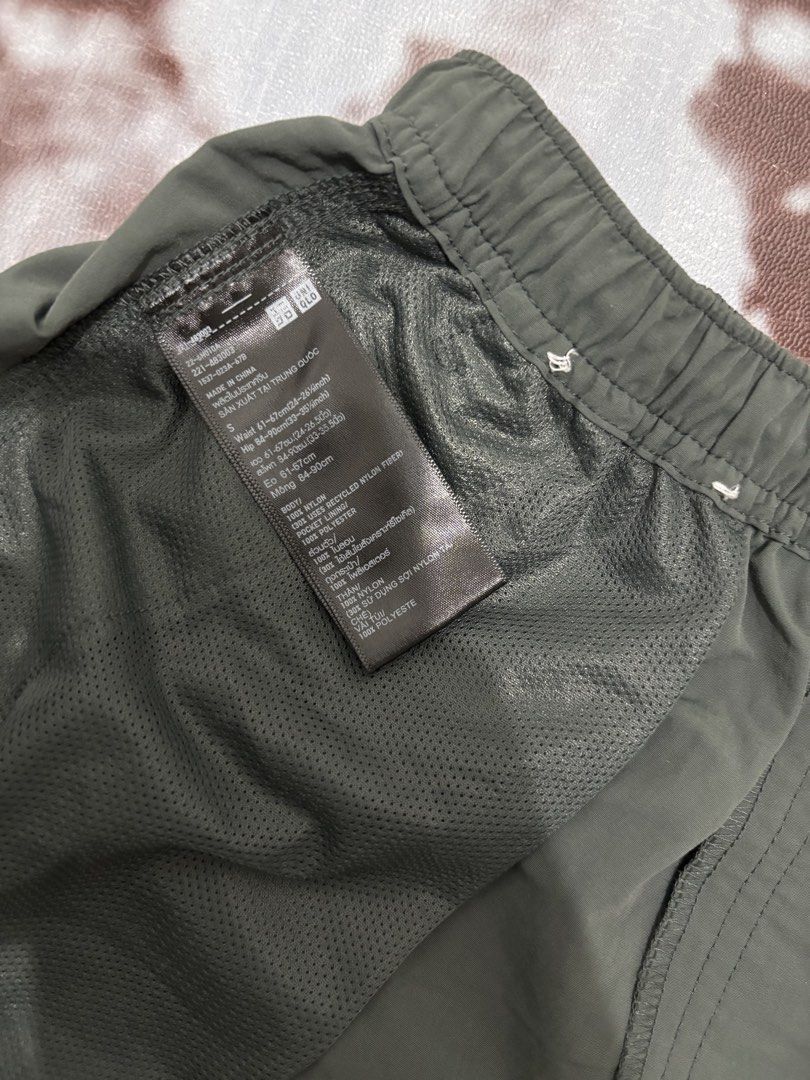 Uniqlo Cargo Pants Olive Green (Category: Jeans) located in Caloocan City. Submitted by clang17. (Listing ID 1464384770, Image 3). Description: - Uniqlo Olive Green Cargo Pants - Elastic waistband with drawstring - Wide leg fit - Adjustable toggles at the hem - Two side pockets and one right leg cargo pocket - Made from recycled nylon - Ideal for casual wear or outdoor activities.