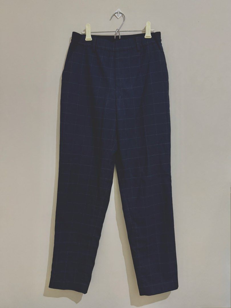 UNIQLO Checked Trousers (Category: Other Bottoms) located in San Pedro. Submitted by itsminaxvii (Listing ID 1464494299, Image 2). Description: - UNIQLO dark blue checked pants - Size M (fits waist 63-69cm, hip 88-94cm) - Comfortable elastic waist - Versatile for casual and smart casual looks - Easy to pair with various tops.
