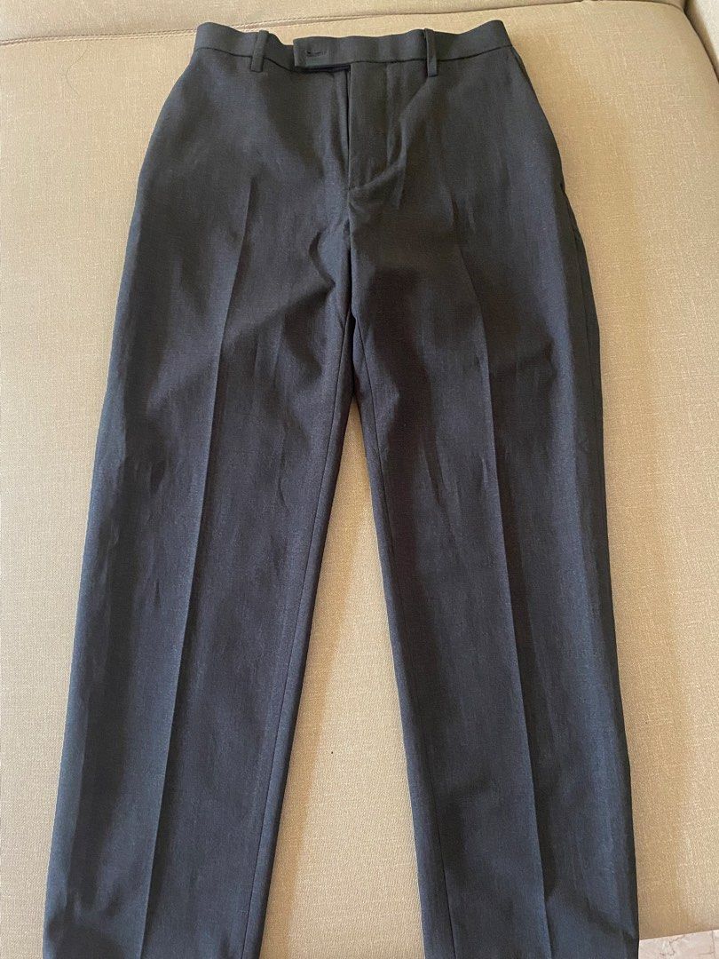 Uniqlo Grey Pants (Category: Other Bottoms) located in Mariveles. Submitted by elicopter (Listing ID 1464394605, Image 1). Description: Perfect for work or smart casual. Can fit to 24-25 waist line, height is 5 flat for reference Rfs: i want a more wide leg pants hehe .