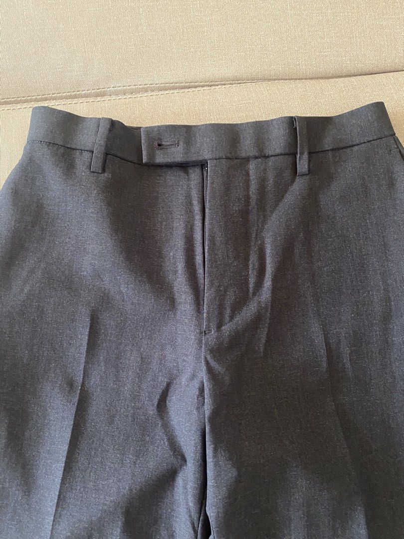 Uniqlo Grey Pants (Category: Other Bottoms) located in Mariveles. Submitted by elicopter (Listing ID 1464394605, Image 2). Description: Perfect for work or smart casual. Can fit to 24-25 waist line, height is 5 flat for reference Rfs: i want a more wide leg pants hehe .
