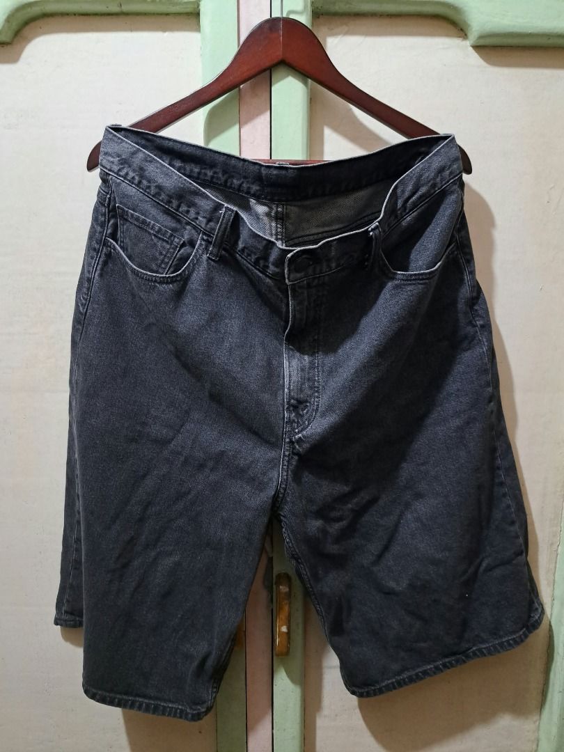 Uniqlo jorts (Category: Shorts) located in Baguio. Submitted by 808sxul (Listing ID 1464483734, Image 1). Description: bought new used twice 17 waist 25.5 length 13 thigh 13 hem.