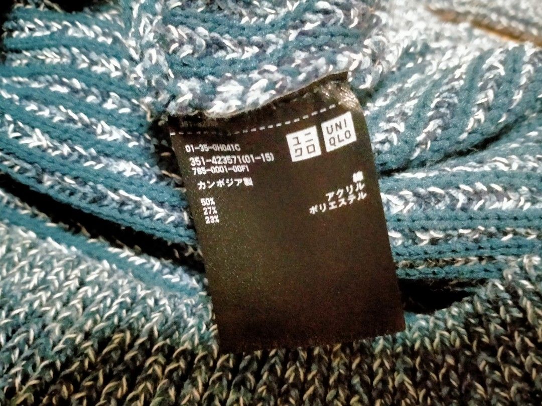 UNIQLO KNITTED SWEATSHIRT (Category: Tshirts & Polo Shirts ) located in Cabuyao City. Submitted by Bike_Clothing10 (Listing ID 1464473242, Image 3). Description: READ FIRST... FOR SALE: UNIQLO KNITTED SWEATSHIRT Excellent Condition Looks New L on Tag Dimes: 21.5 x 26 Meduim to Large Fit PRICE: 1K + SF PICK UP OR SHIPPING LOCATION: Cabuyao Laguna -NO COD/COP- DM📩.