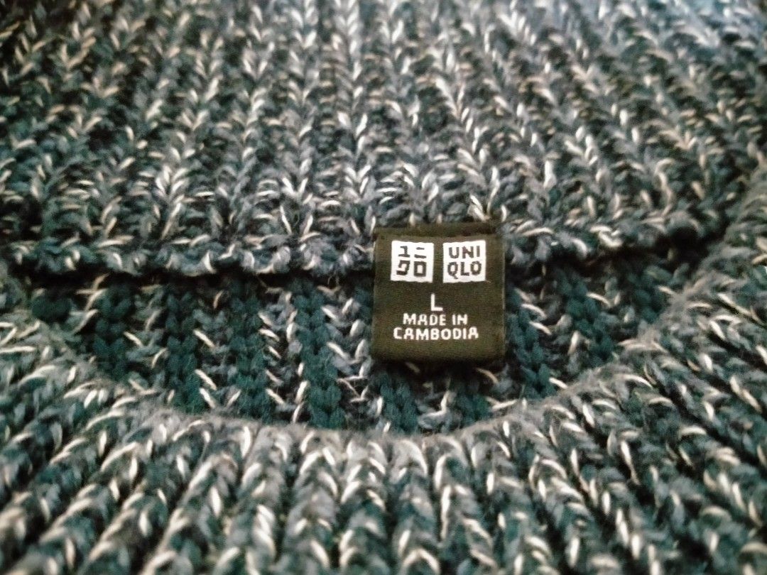 UNIQLO KNITTED SWEATSHIRT (Category: Tshirts & Polo Shirts ) located in Cabuyao City. Submitted by Bike_Clothing10 (Listing ID 1464473242, Image 2). Description: READ FIRST... FOR SALE: UNIQLO KNITTED SWEATSHIRT Excellent Condition Looks New L on Tag Dimes: 21.5 x 26 Meduim to Large Fit PRICE: 1K + SF PICK UP OR SHIPPING LOCATION: Cabuyao Laguna -NO COD/COP- DM📩.
