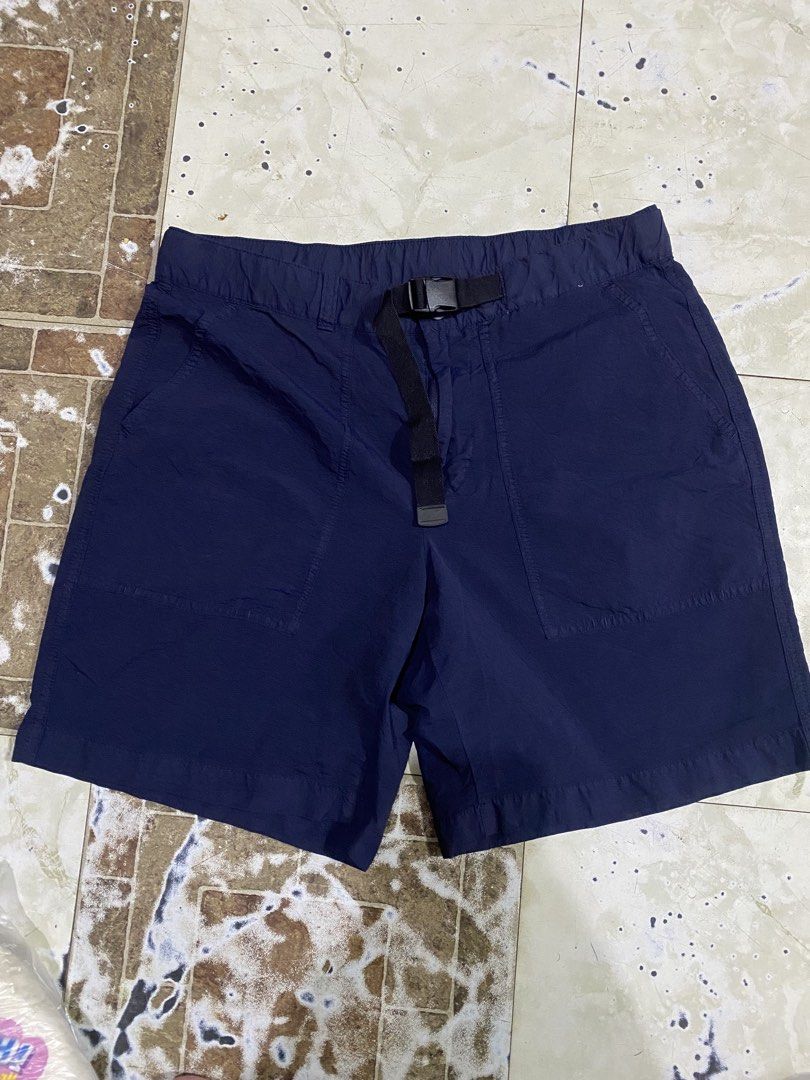 Uniqlo Nylon short (Category: Shorts) located in Tagoloan. Submitted by puretiger-389e (Listing ID 1464474078, Image 1). Description: Uniqlo short Excellent condition Size Small 29 waistline 16 length No issue .