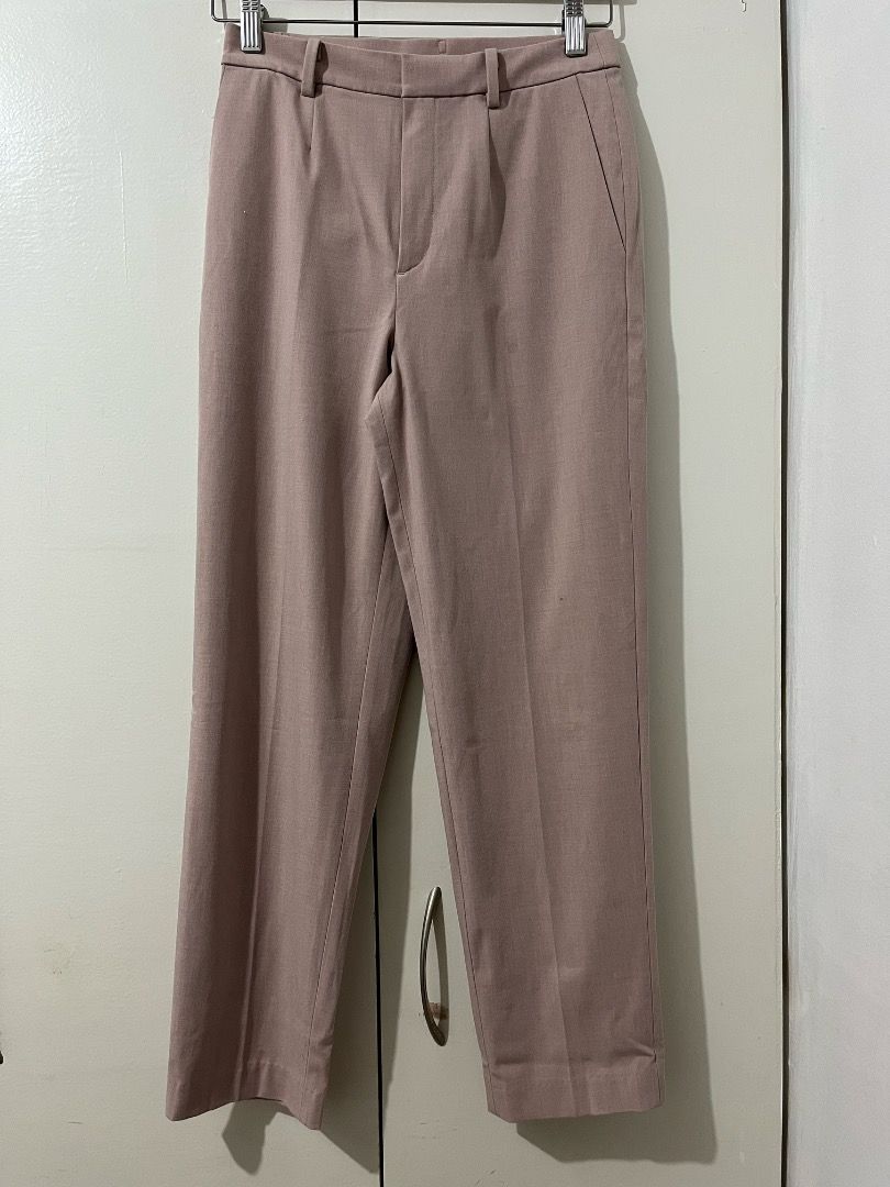 Uniqlo Pink Smart Ankle Pants (Category: Jeans) located in Manila. Submitted by micahezra__ (Listing ID 1464395587, Image 1). Description: size small 60-66cm not overused .