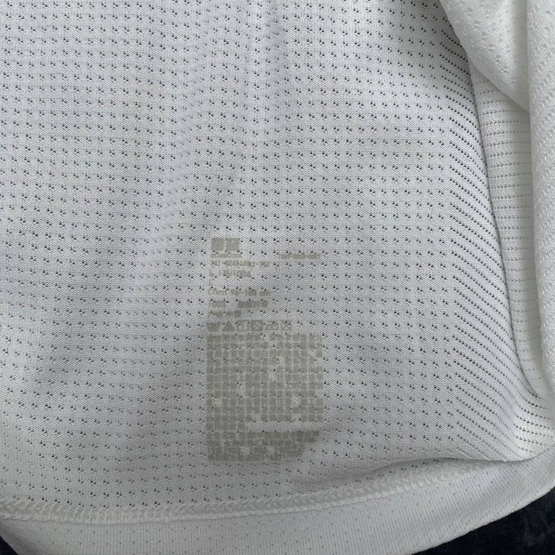 Uniqlo Polo (Category: Tshirts & Polo Shirts ) located in Davao. Submitted by knthrftfnds_3704 (Listing ID 1464533139, Image 2). Description: Excellent condition No issue Already washed Width-21 LENGTH-28.