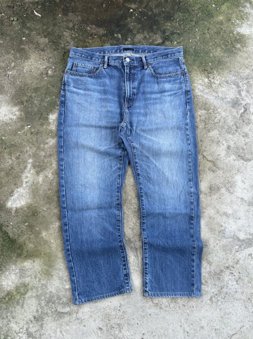 Uniqlo Regular straight (Category: Jeans) located in Davao. Submitted by boss_kel (Listing ID 1464512123, Image 1). Description: Waist: 36-37 Lenght: 38.5 Thigh: 13 Hem: 8.