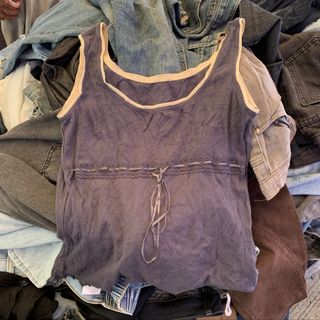 (Category: ) located in . Submitted by leans_closet (Listing ID 1464463959, Image 1). Description: .