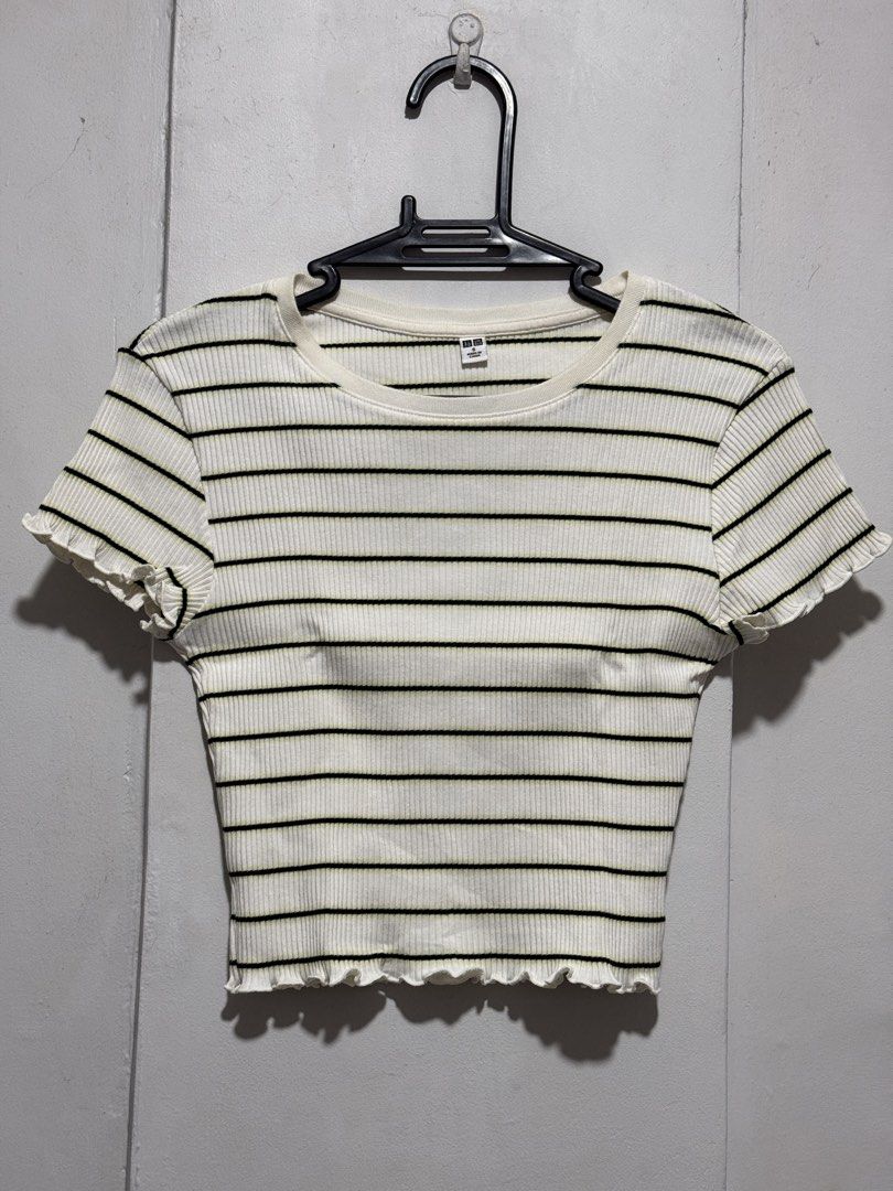 UNIQLO Striped Cropped Top Size S (Category: Shirts) located in Manila. Submitted by krisstine093124 (Listing ID 1464461713, Image 1). Description: - UNIQLO white and black striped cropped top - Size S.