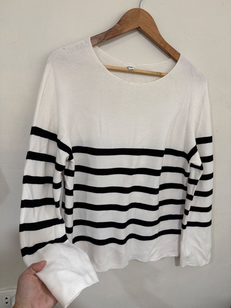 Uniqlo Stripes Knitted Pullover Sweater (Category: Others Tops) located in Manila. Submitted by morningthrifters (Listing ID 1464443330, Image 3). Description: Uniqlo Knitted Pullover sweater Large on tag Brandnew ito at nastock lang sa closet.